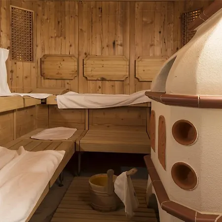 Tirolerhof Gourmet & Relax Hotel 4*